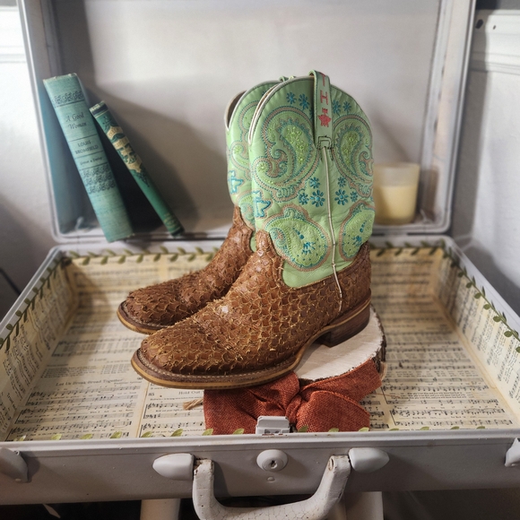 Tin Haul Green and Brown Paisley Boots - Picture 1 of 3